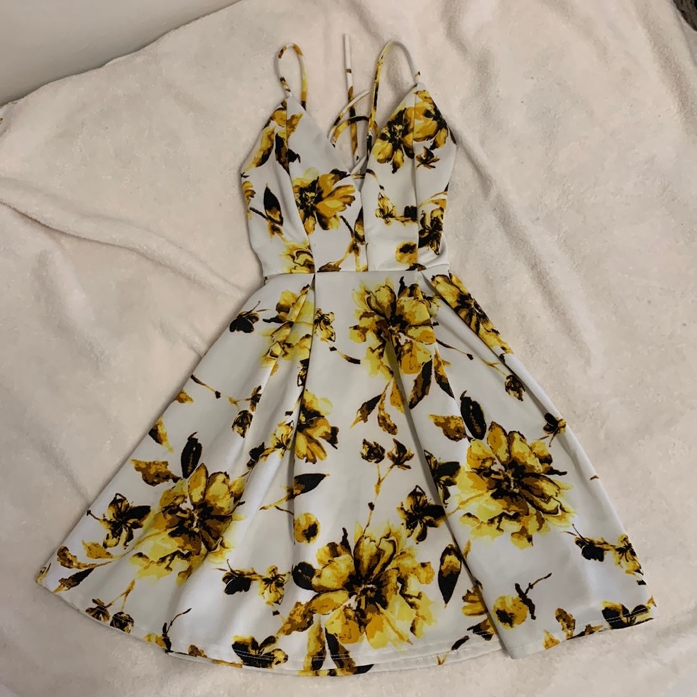 Fashion Nova flowy gold dress
